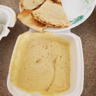 A side order of the excellent hummus.