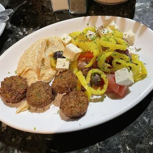 Mediterranean Mezze (veggie sampler platter)