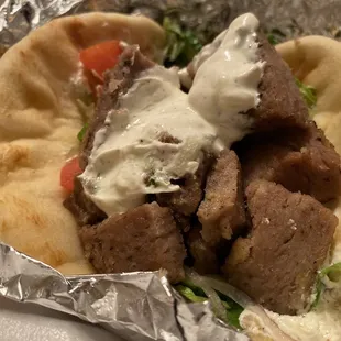  pita with meat and vegetables