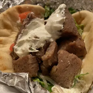  pita with meat and vegetables