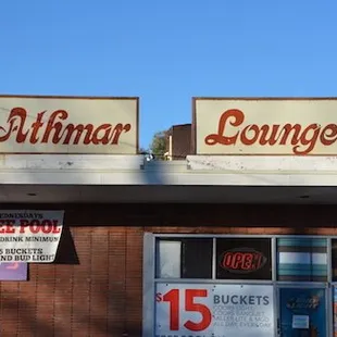 the outside of the restaurant