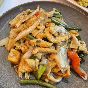 Drunken noodle chicken and tofu