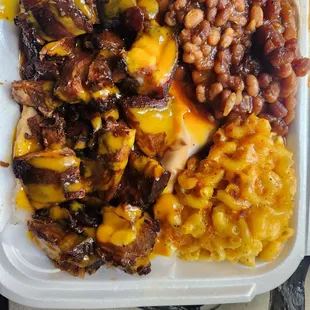 Rib Tips, Smoked Mac and Cheese and Mango Baked Beans!!! Premium Eats!!!