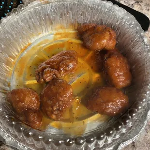 7 boneless wings