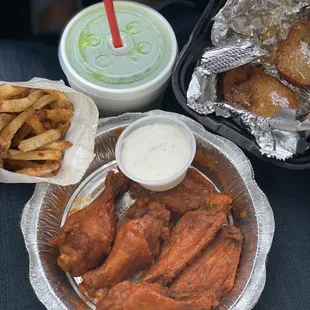 fried chicken wings, fried chicken, bbq wings, food, bbq chicken, chicken wings, chicken, chicken wings and fried chicken, poultry