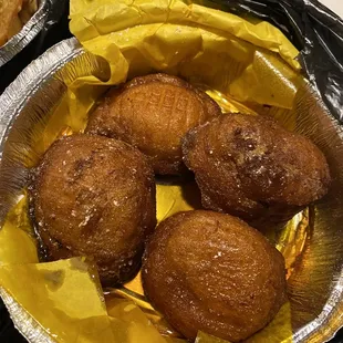 5 Sharable Lucky&apos;s Deep Fried Biscuit