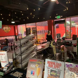 the inside of a fast food restaurant