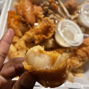 2 Piece Pollock Fish and 5 Piece Wings Combo