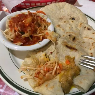 Pupusas de chicharrón con queso