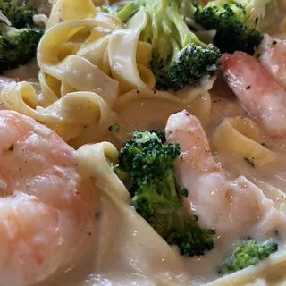 Jumbo Georgia White Shrimp "Fettuccine Alfredo"