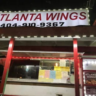 Great place to eat! Lemon Pepper wings are amazing. The food is fast and fresh!