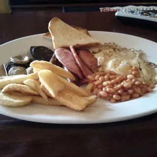 Irish breakfast in all its heart stopping glory.