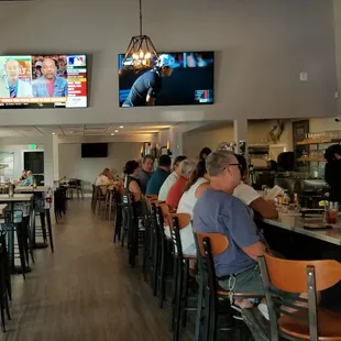 Bar &amp; Dining Room