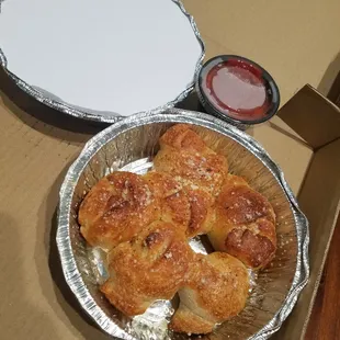 Garlic knots