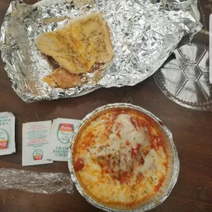 Lasagna with garlic bread amazing!!