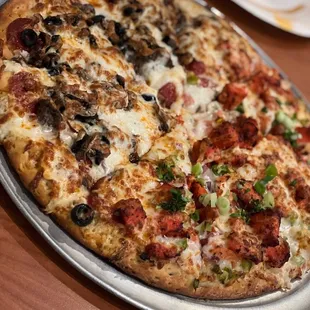 Half &amp; half Italian Garlic &amp; Tandoori Chicken Pie. So good!