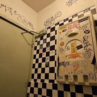 3/15/2024 - Grabbing some pizza after a show. Punkrock bathroom
