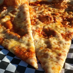 Sunshine on my pizza - outdoor seating is delightful when the weather cooperates.