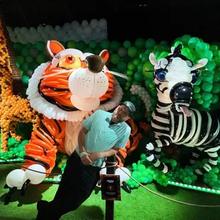 Our Lead Atomic Artist was chosen to be one of the featured Balloon Artists on a team for the incredible Balloon Story New York exhibition!