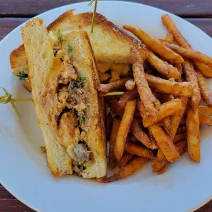 Little pig comes with pulled pork bacon and ham absolutely delicious