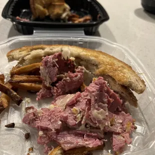 Ruben Sandwich (rubber)