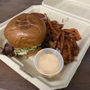 Hug O War Chicken Sandwich