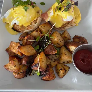 Salmon Benedict