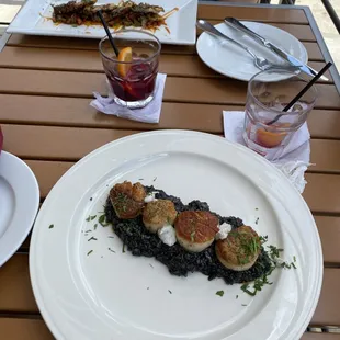 Seared scallops with blackened rice....deelish.