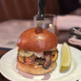 Double cheeseburger w/ bacon