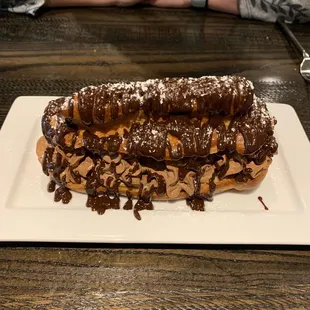 Éclair fourré à la mousse au chocolat