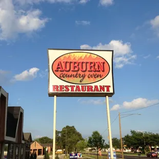 the sign for the restaurant