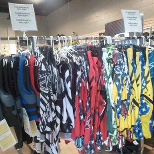 Always has a 40% OFF rack