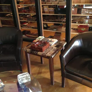 Enjoy your cigar like a true aficionado in our smoking lounge, complete with flat screen TVs and leather furniture