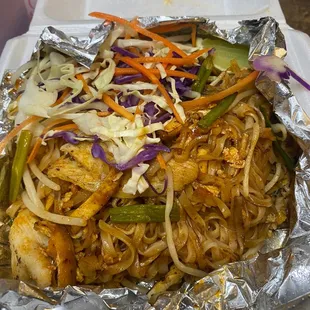 Chicken Pad Thai to go