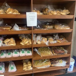 Breads and pizza crusts