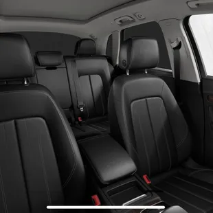 Panoramic roof and nice interior Q5