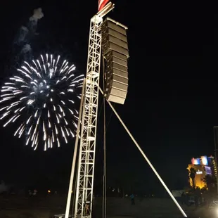 Line-array towers for fireworks show