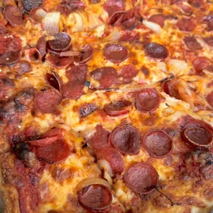 Patty style with pepperoni and sweet onions