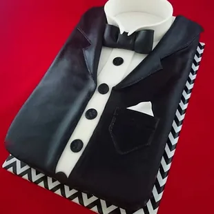 Tuxedo Grooms Cake