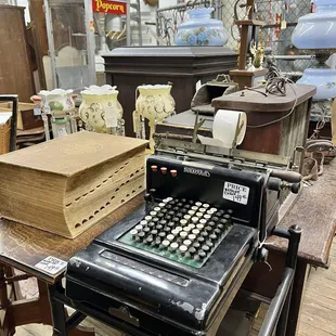 Typewriter or calculator