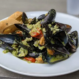 Pesto Mussels and Rissoto