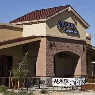 the outside of the restaurant