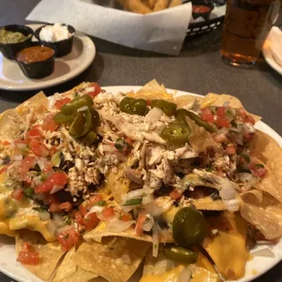 chicken nachos during happy hr :)
