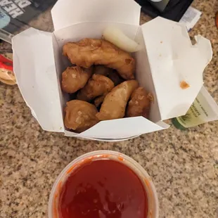 chicken wings and sauce