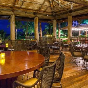 Nighttime Dining at Aulani, A Disney Resort &amp; Spa