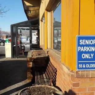 Entrance they have plenty of parking.