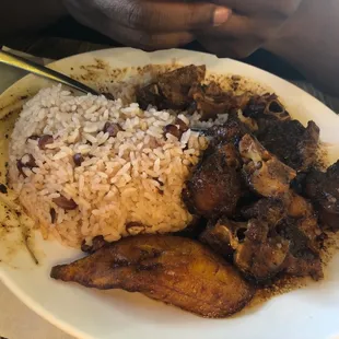 Oxtail with rice and peas &amp; plaintain