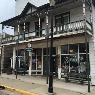 Quaint little place with fantastic food and service.  You&apos;d pay four times the amount in Madison for this quality.  Don&apos;t miss out.
