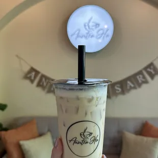 Jasmine milk tea