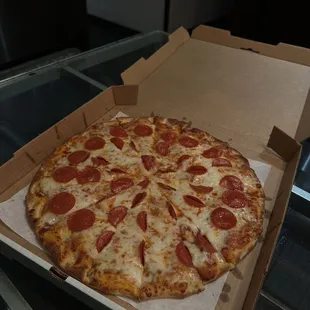 16" Large Pepperoni Pizza
